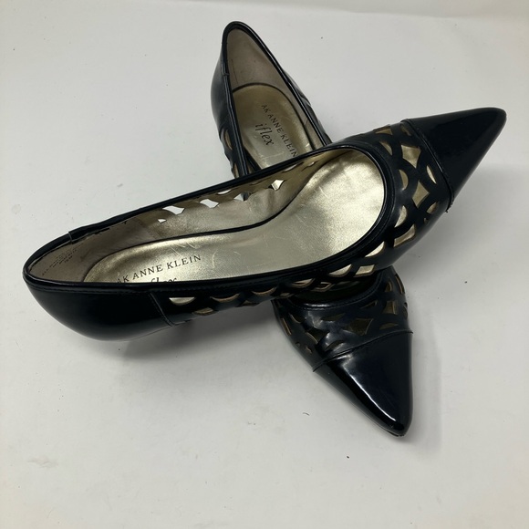 AK Anne Klein iflex "DYMARK" Distinctive Laser-Cut Glossy Black Shoes Size 7.5M - Picture 1 of 10